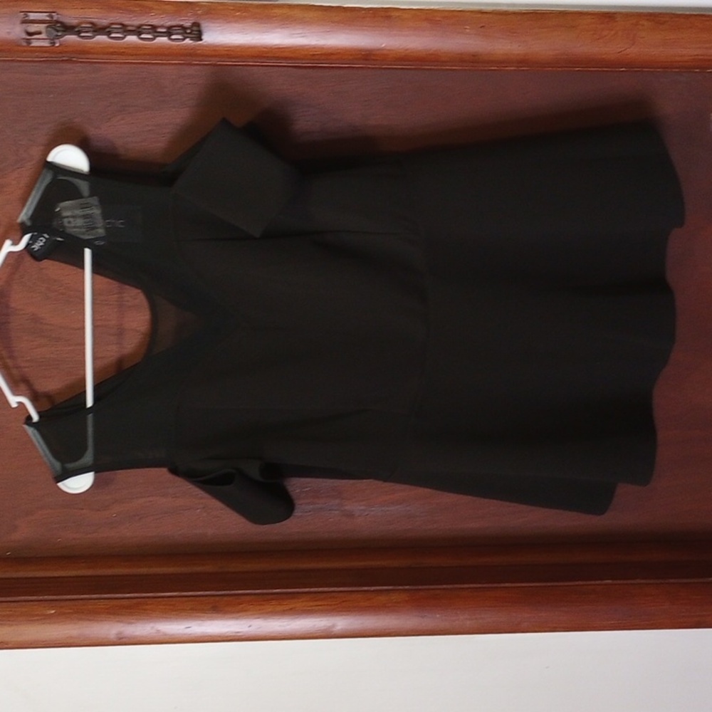 Black Sleeveless And Over-the-shoulder Top New With Tags